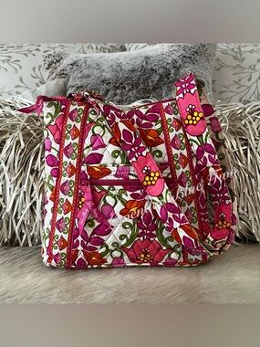 VERA BRADLEY Lillie Bell 2013 Zipper Hipster Crossbody 2012 Pink Orange Floral